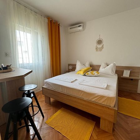 The Manzoni Family 4 Hotel Punat Kültér fotó